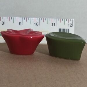 Modern Leaf Salt Pepper Shakers Red Maple Green Leaf Ceramic Pair